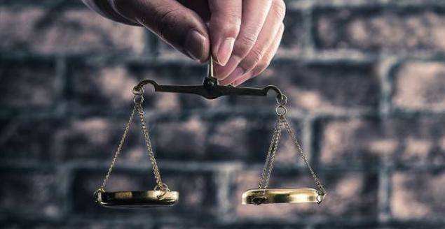 婚姻律師咨詢/訴訟離婚時，對方不出庭怎么辦？